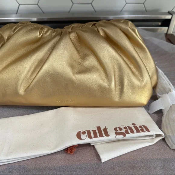NWT - Cult Gaia Dulce shoulder bag, Brass , gold chain. BRAND NEW - Picture 2 of 9